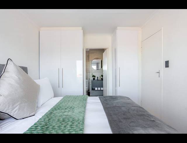 1 BEDROOM APARTMENT TO LET IN WEST BEACH